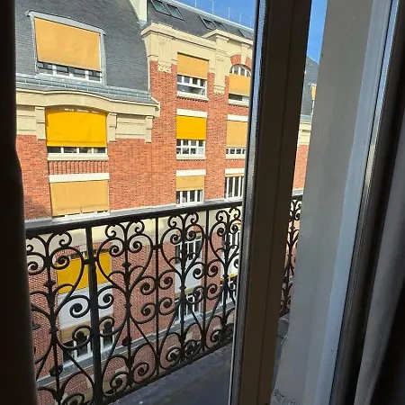 A Apartman *